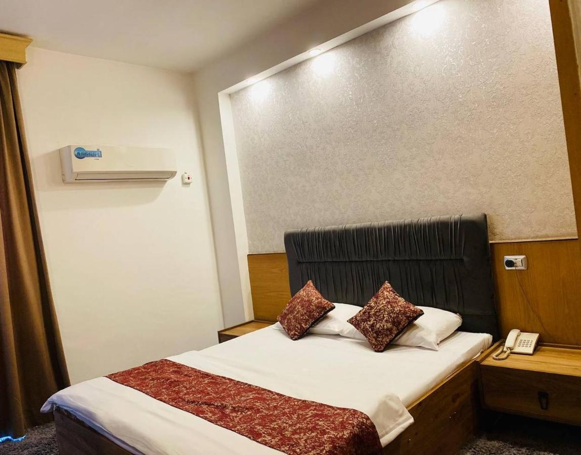 Masbah Plaza Hotel Bagdad Buitenkant foto